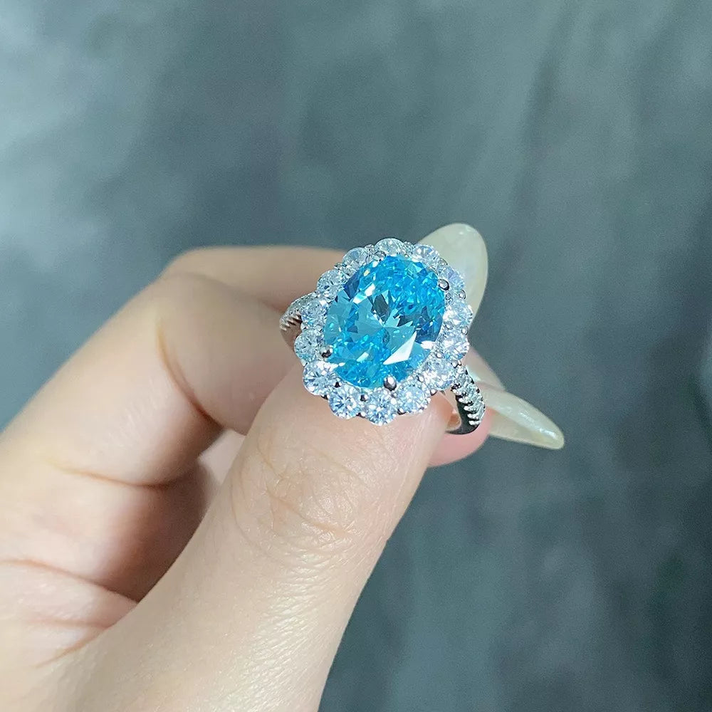 925 sterling silver, Zircon Care instructions: Avoid wearing during exercise, as ring in silver with fitted silhouette