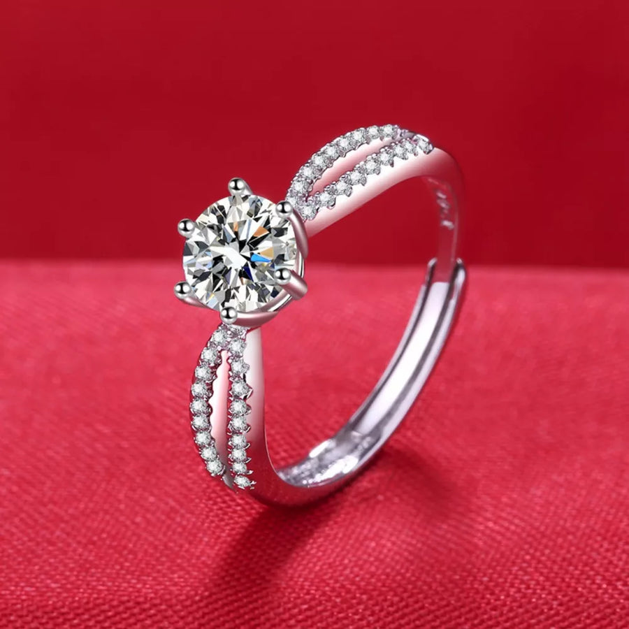 925 sterling silver,Moissanite Carat weight: 1ct Care instructions: Avoid wearin ring in Silver with fitted silhouette