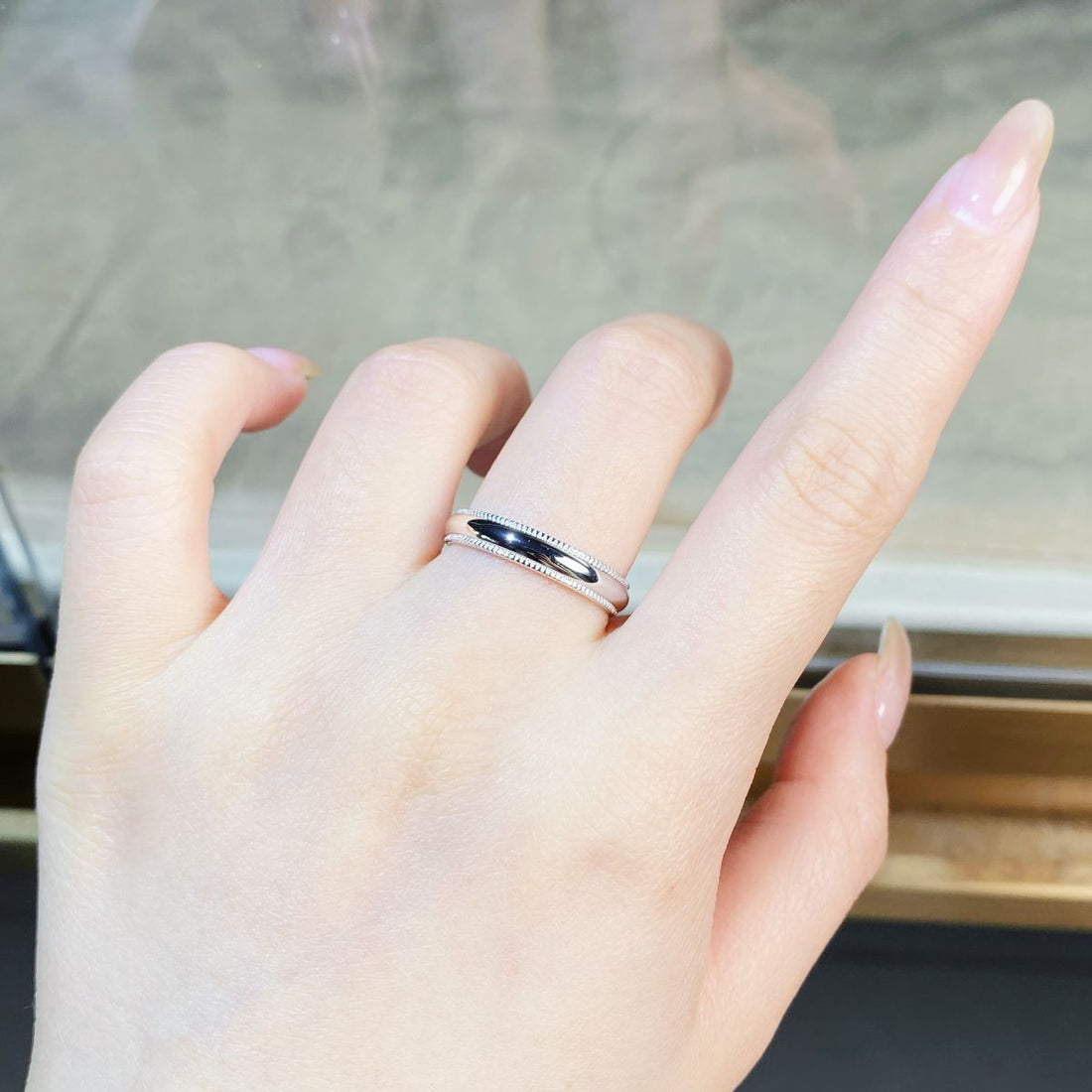 925 Sterling Silver Ring Style 10500115180 in silver with textured edges