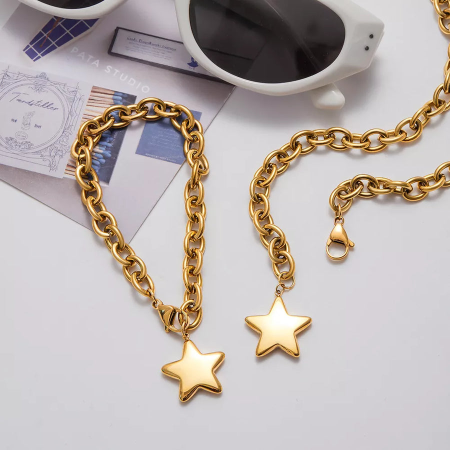 18k Gold-plated Star Necklace in gold with star charm