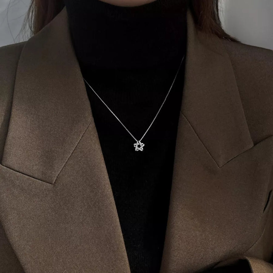 silver necklace with short and clasp
