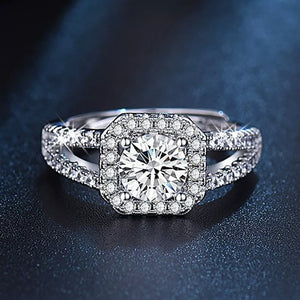 925 sterling silver,Moissanite Carat weight: 1ct Care instructions: Avoid wearin ring in Silver with classic silhouette