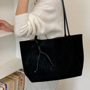 tote in black