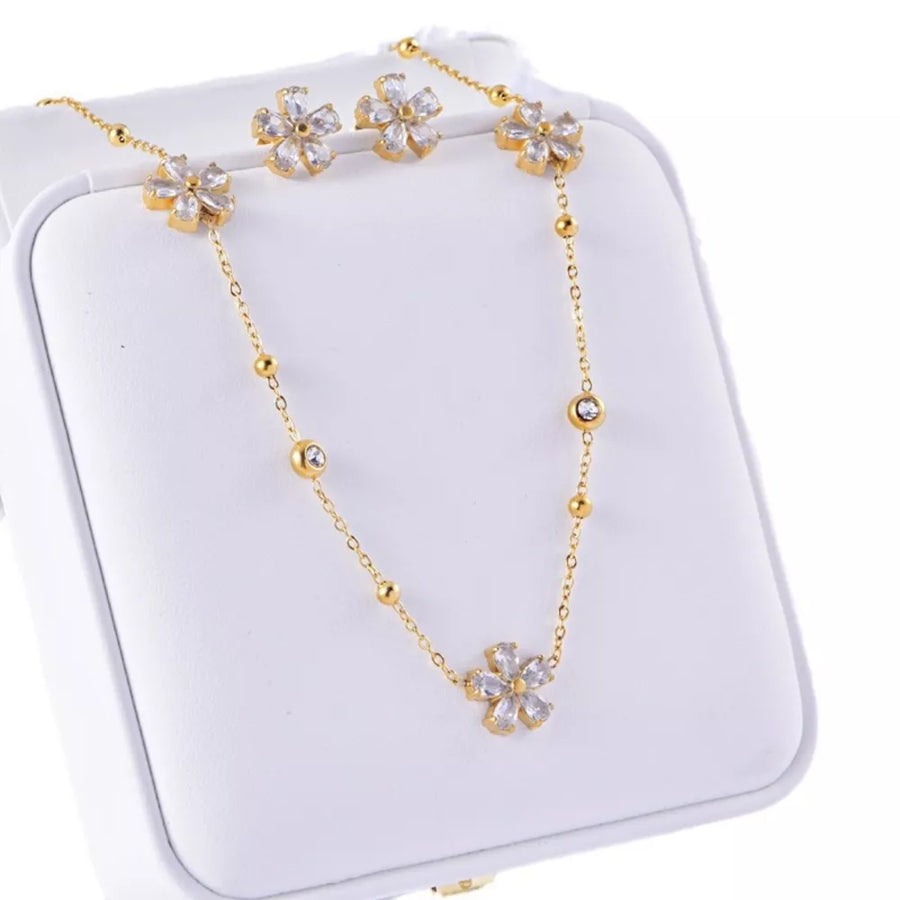 jewelry set in Gold with floral and gold-plated