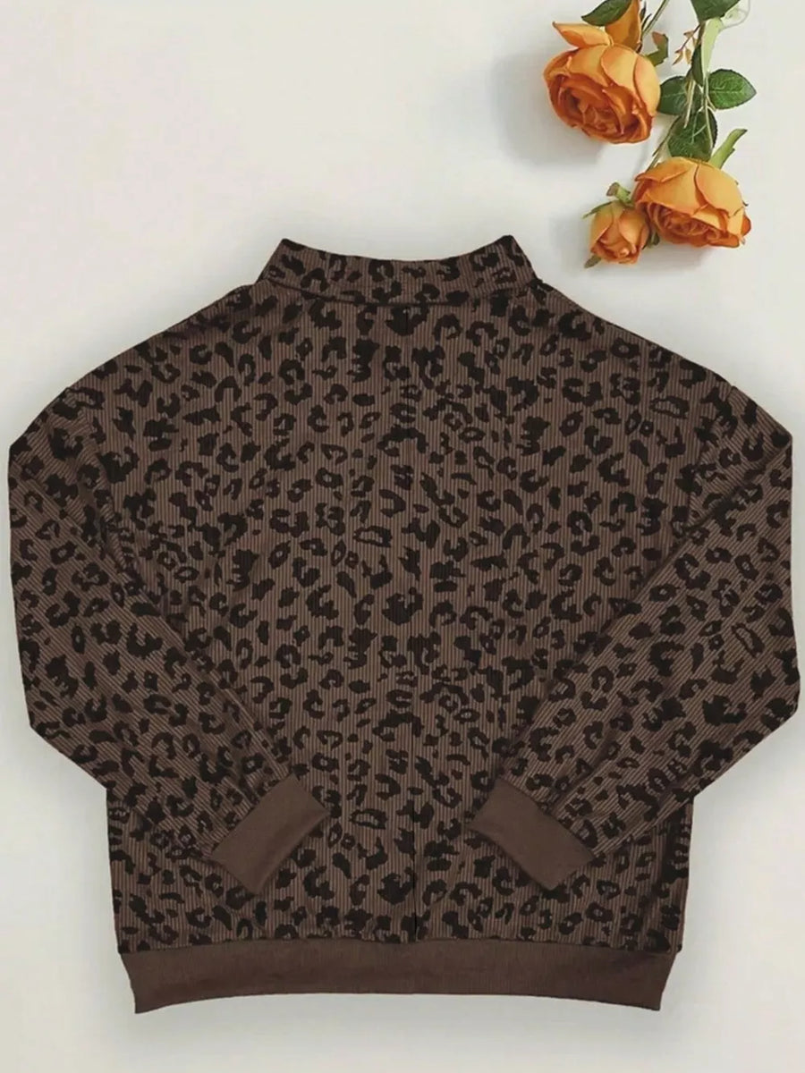 charcoal sweatshirt with slightly stretchy and long sleeve