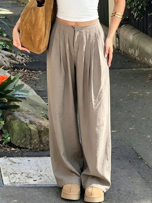 Khaki with Wide-leg Pleated Pants in Khaki