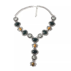 Silver necklace with collar-length and lobster clasp