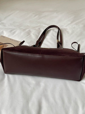 handbag in black