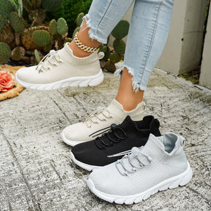 sneakers in light beige featuring round toe and regular fit