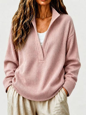 Scarlet sweatshirt with hip-length and pullover