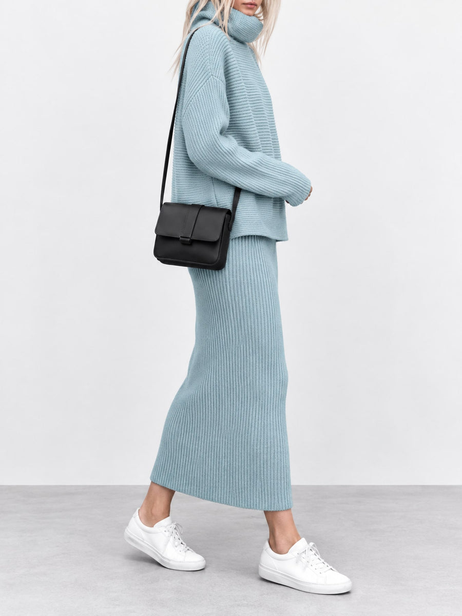 Green sweater set with midi and pullover