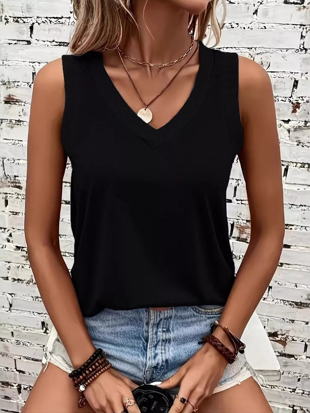 V-neck Ribbed Trim Tank in Black