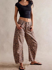 wide-leg jeans in tan featuring pocketed and loose fit