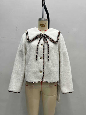 classic jacket in Beige with peter pan collar