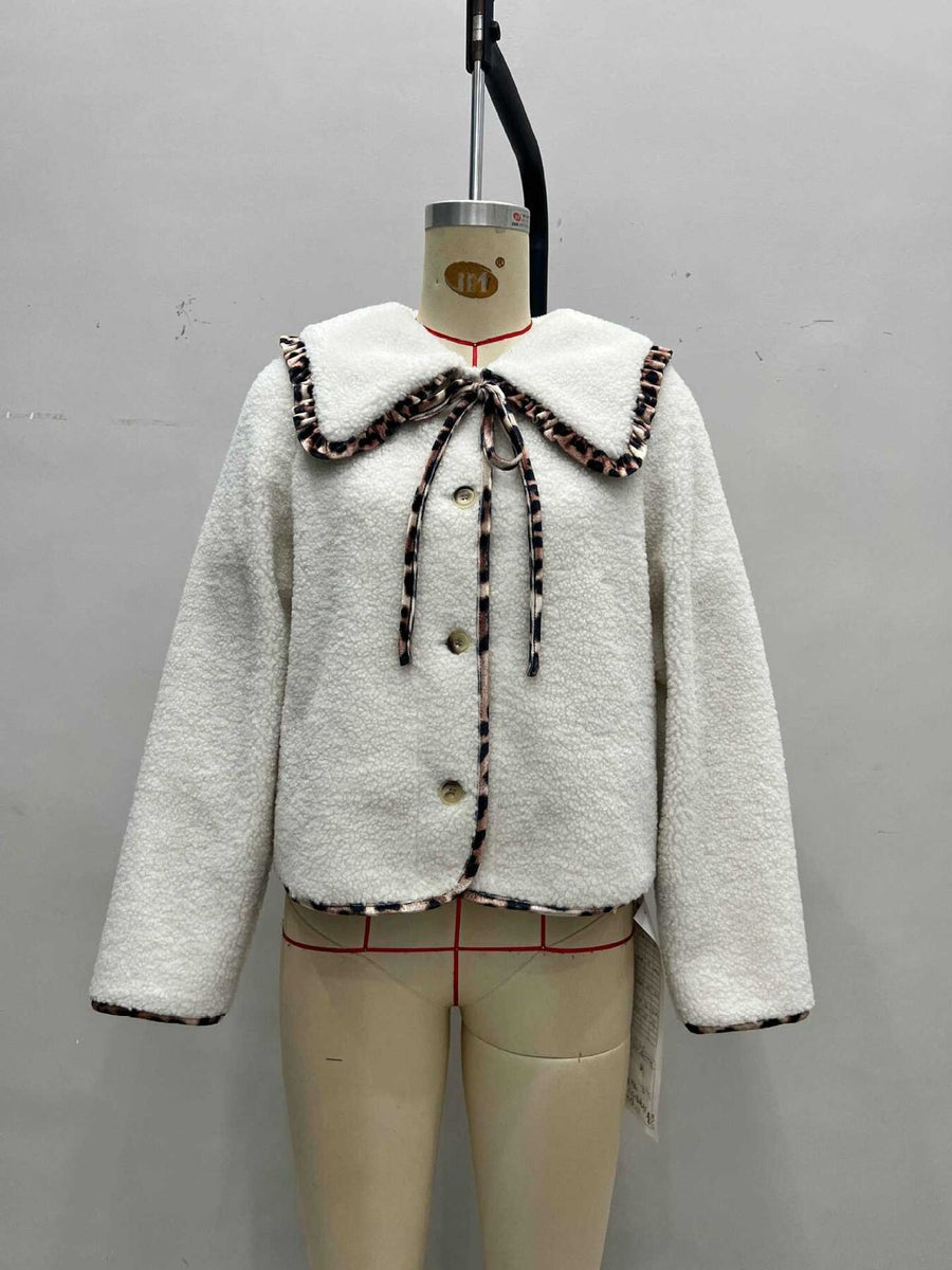 classic jacket in Beige with peter pan collar