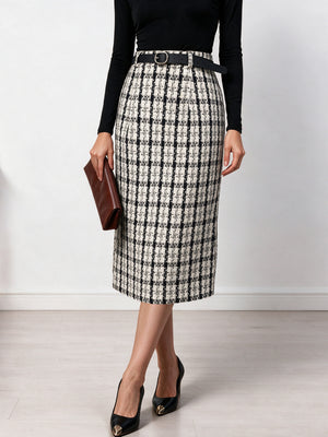 midi skirt in Black with plaid and high-waisted