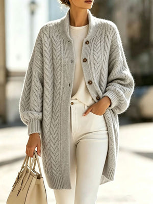 Cream cardigan with buttoned and long sleeve