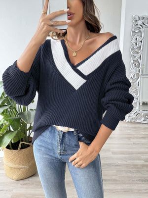 Contrast Trim V-Neck Ribbed Sweater in Dark Navy