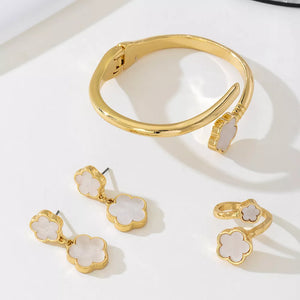 gold jewelry set with not applicable and not applicable