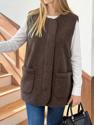 classic vest in Burgundy with round neck
