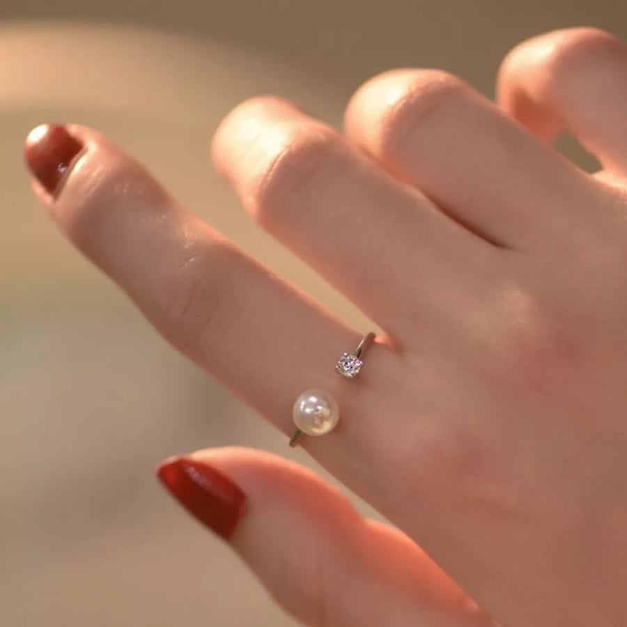 925 Sterling Silver Pearl Open Ring in white with open band