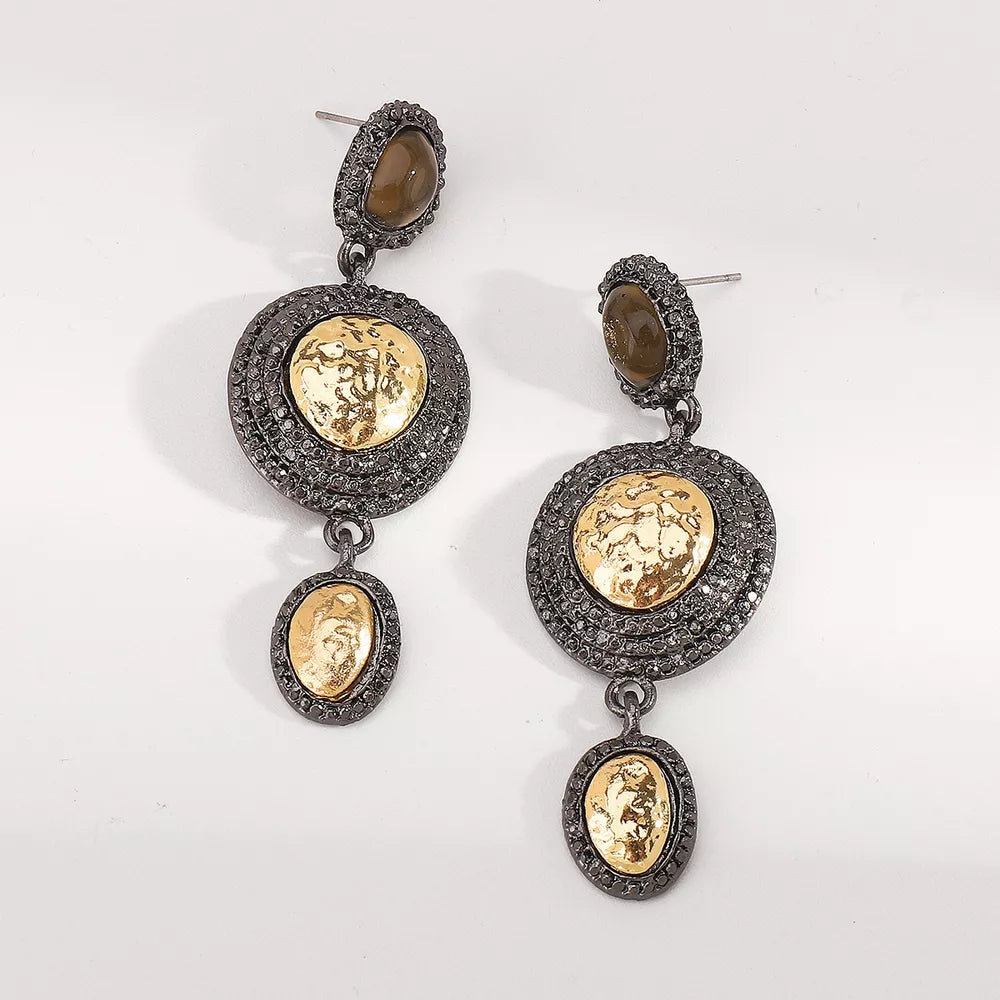 18K Gold-Plated,Resin,Zinc alloy Care instructions: Avoid wearing during exercis earrings in charcoal with linear silhouette