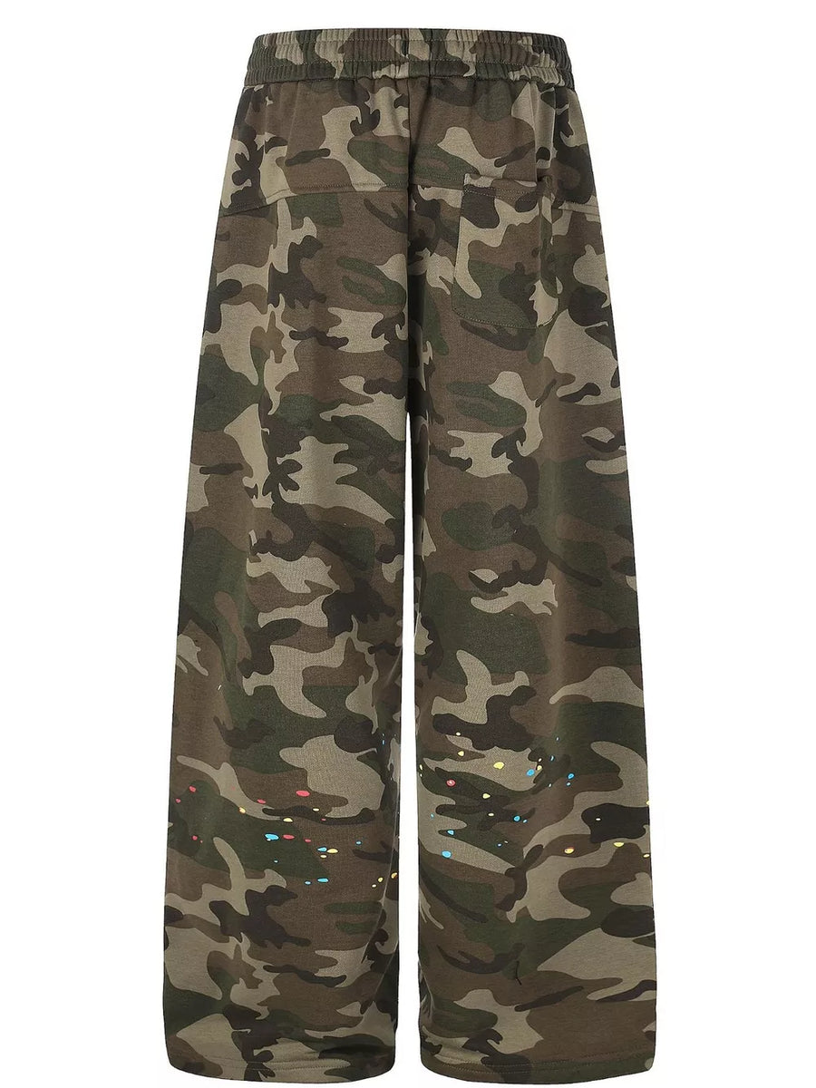 95%polyester,5%spandex Care instructions: Machine wash cold wide-leg pants in brown with loose silhouette