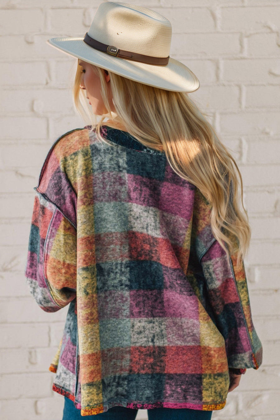 Patchwork plaid oversized fleece jacket in multicolored with buttoned front and casual cut.
