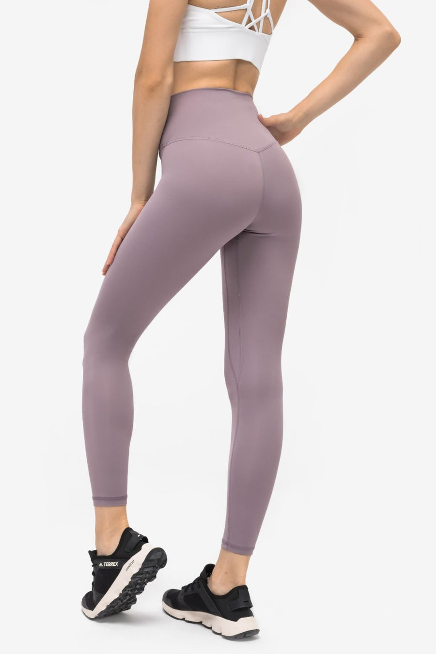 Pink Purple high-waisted leggings with V-seam detail and pockets