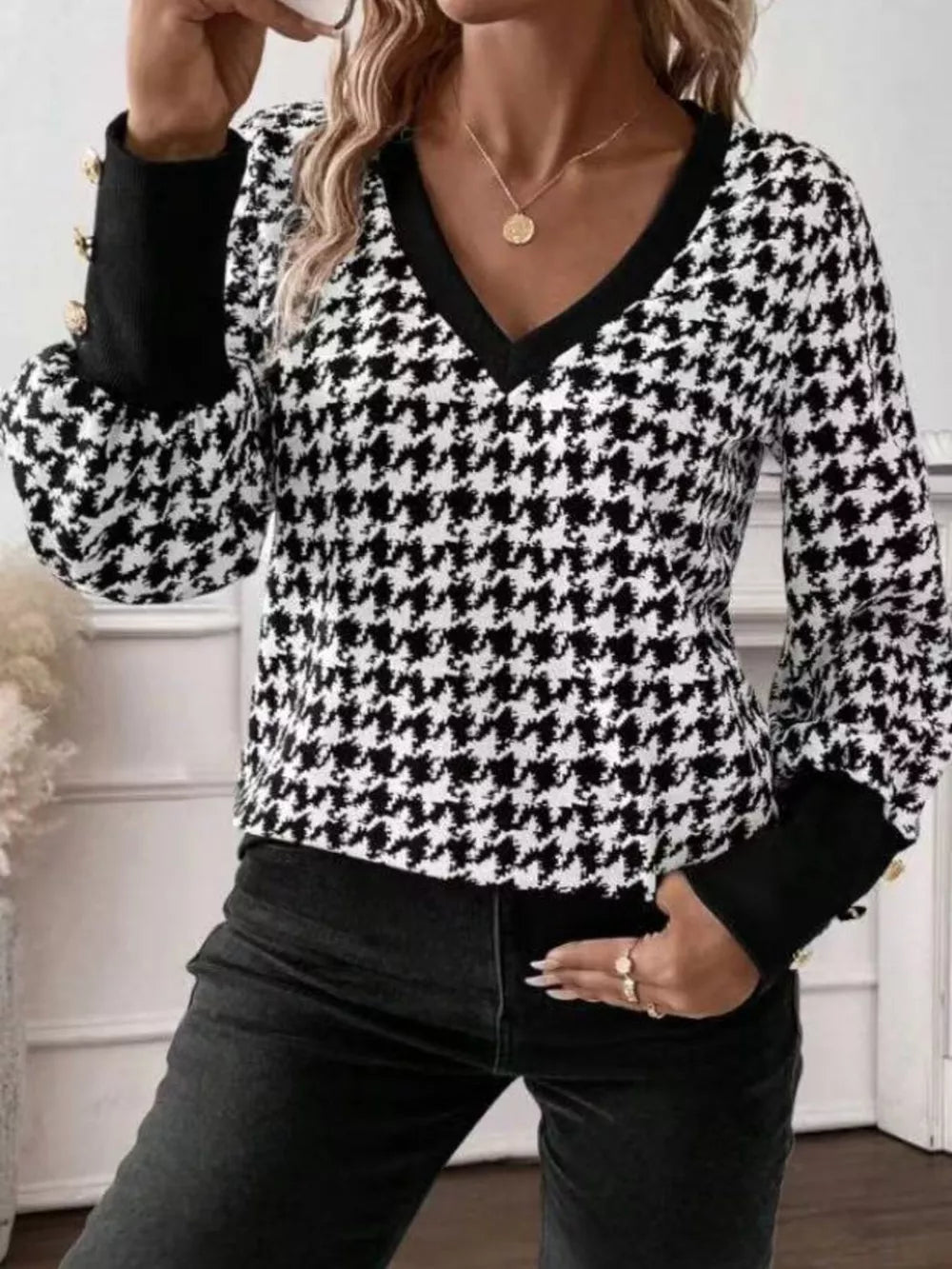 houndstooth with Printed V-neck Long Sleeve T-shirt