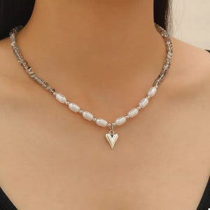 necklace in Style C with pendant and choker