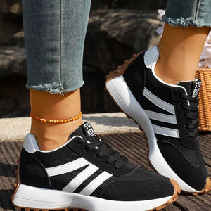 sneakers in Pink with color-block and round toe