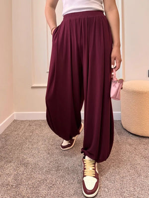 wide-leg pants in Red