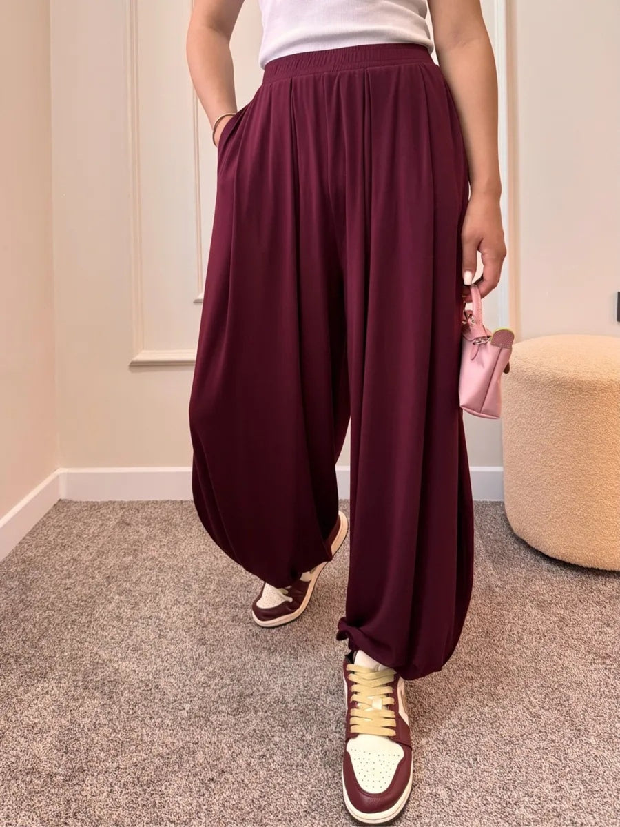 wide-leg pants in Red
