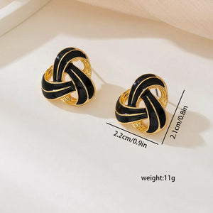 earrings in Black with geometric and gold-plated