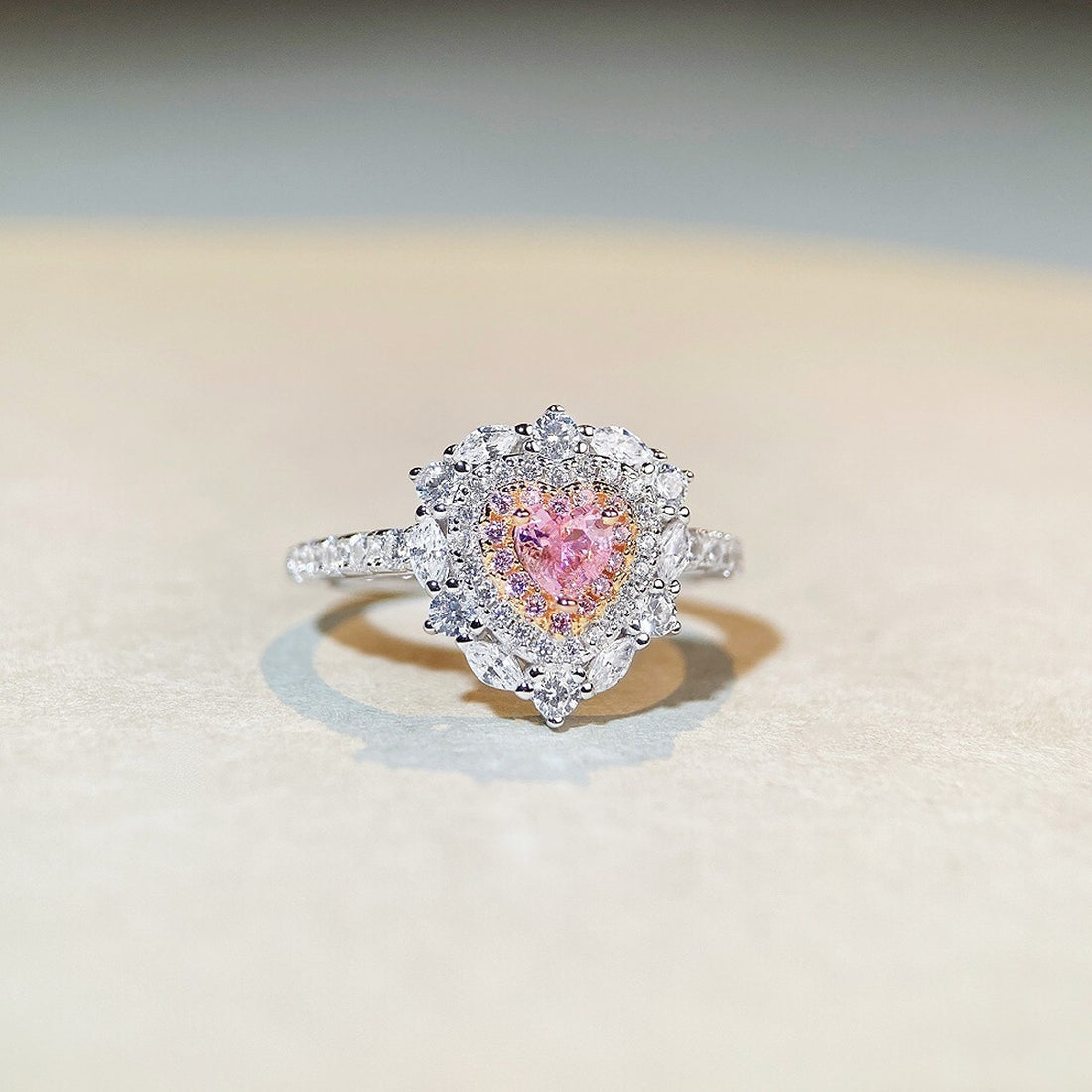 Halo 925 Sterling Silver Zircon Heart Ring in silver with heart-shaped stone