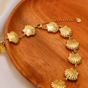 18K Gold-Plated,Titanium Steel Care instructions: Avoid wearing during exercise, necklace in gold with straight silhouette