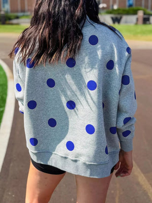 cream oversized sweatshirt with crew neck