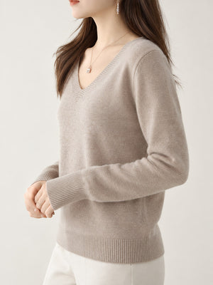 Misty Blue v-neck sweater with hip-length and pullover