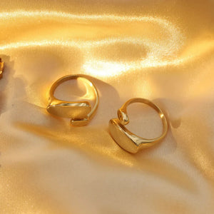 18k Gold-plated Bypass Ring in gold with adjustable