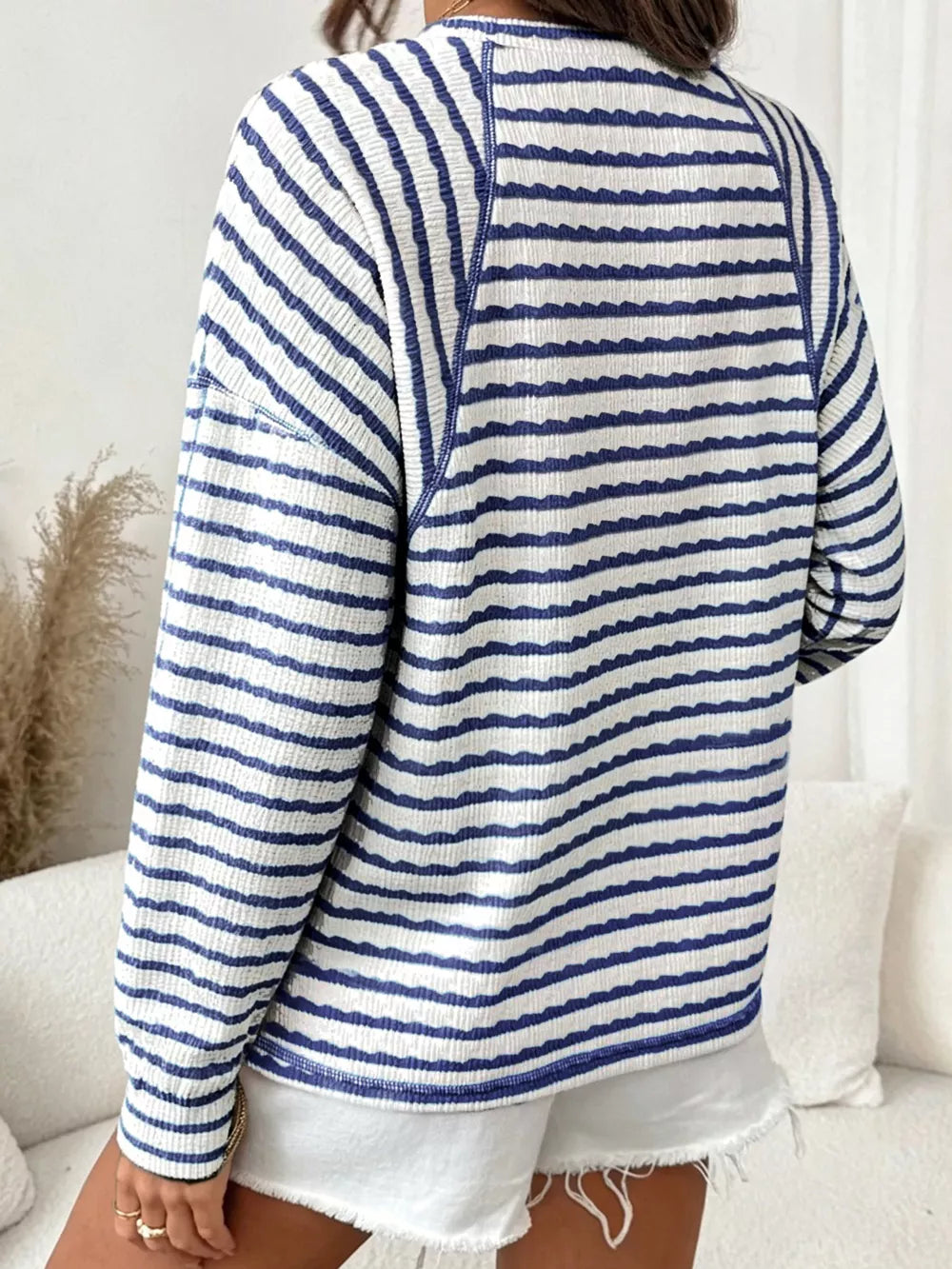 white relaxed t-shirt with crew neck