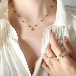 necklace in gold featuring 18K gold-plated and straight fit