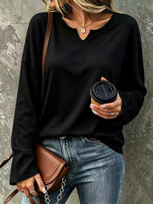 t-shirt in Beige with v-neck and long sleeve