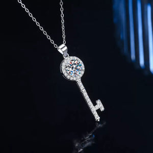 classic necklace in clear with not applicable