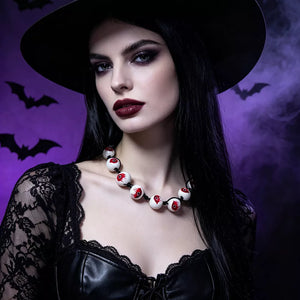White necklace with choker and clasp