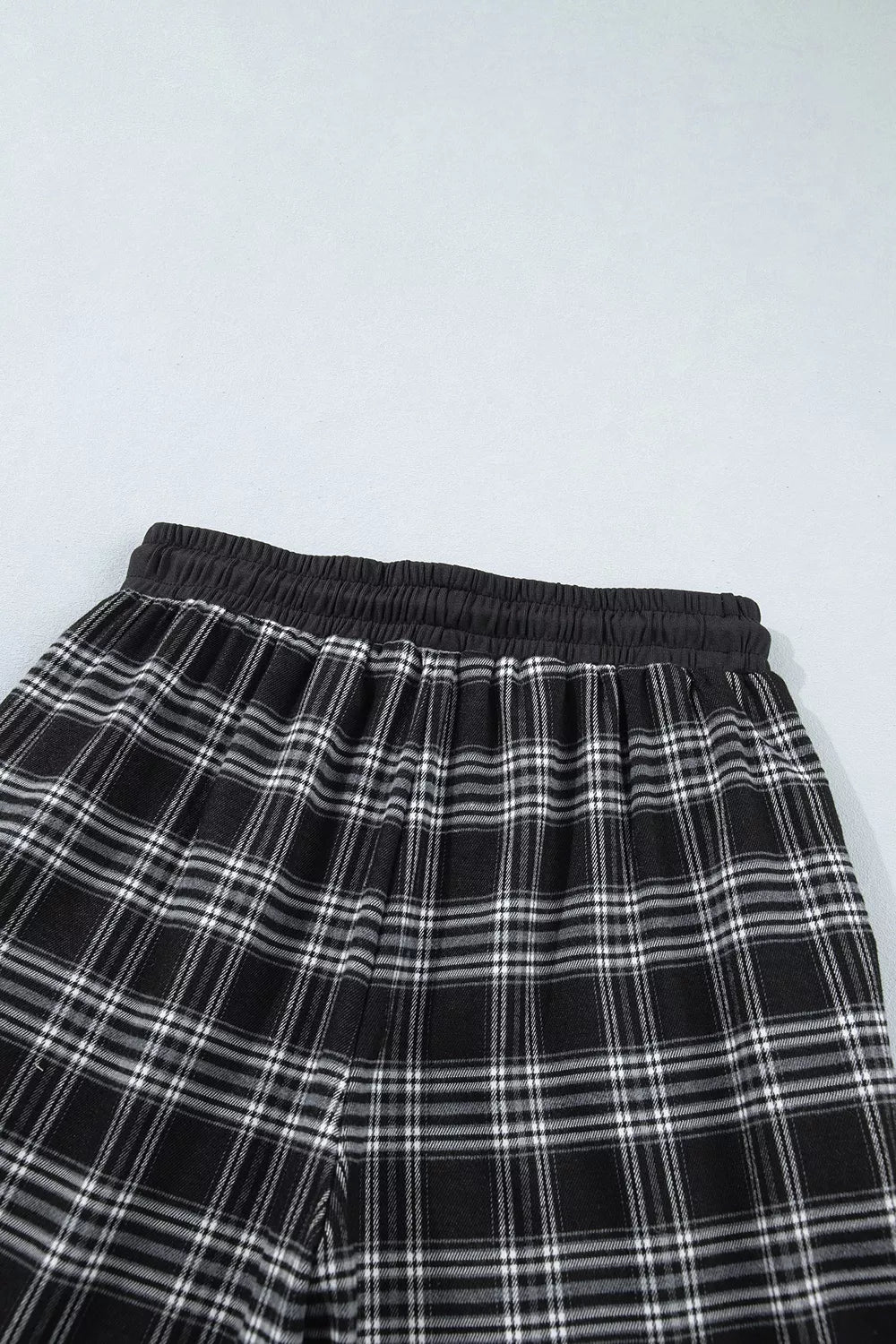 Plaid Wide-leg Drawstring Pants in Black