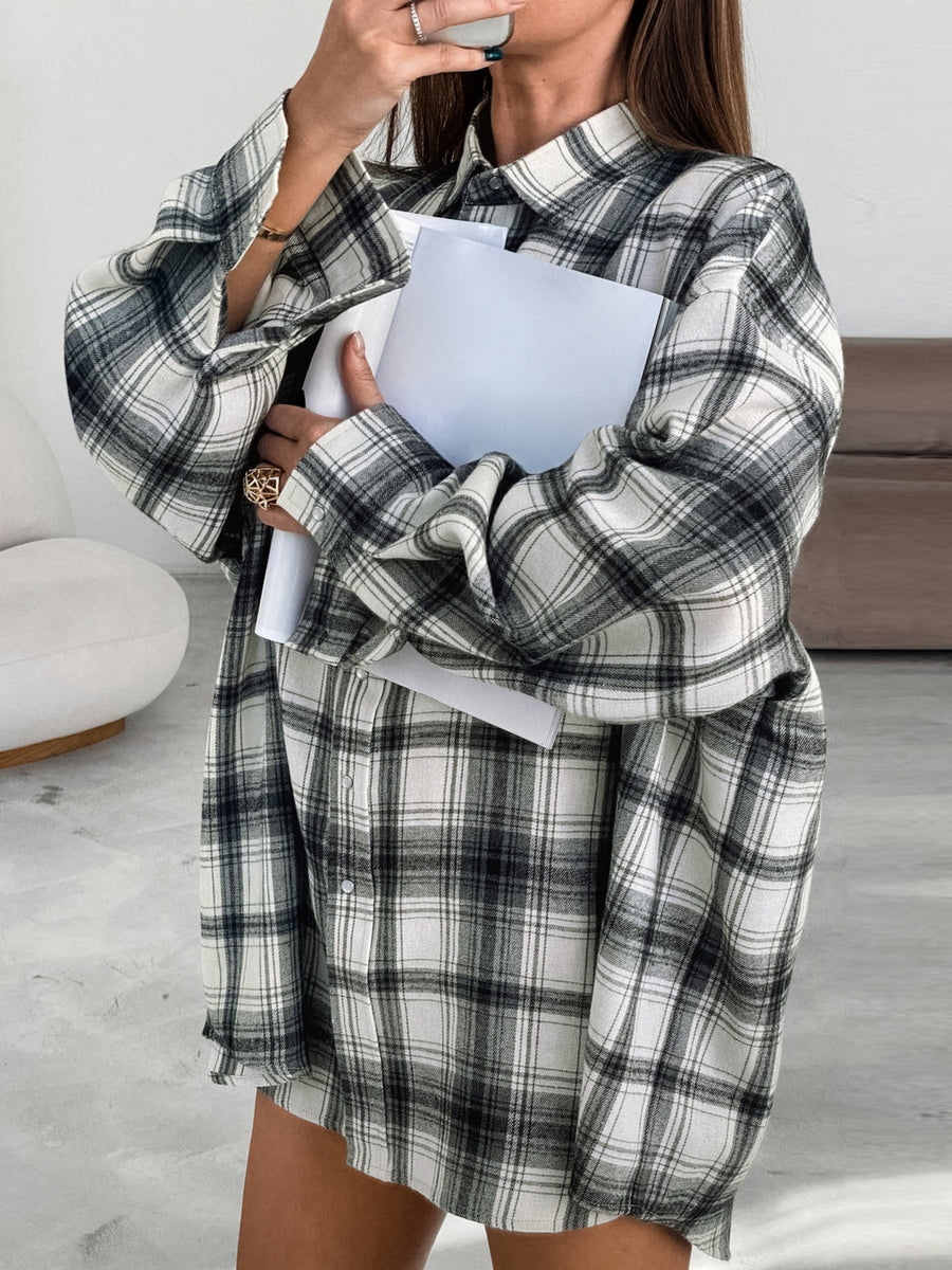 Button-up long sleeve cotton shirt in black and white plaid, with a casual chic style.