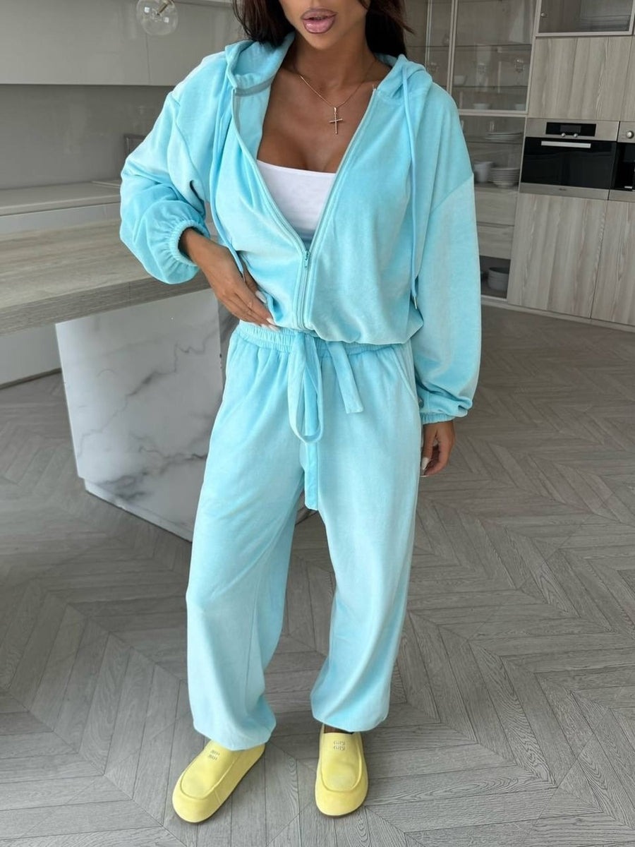 tracksuit in aqua featuring hooded and relaxed fit