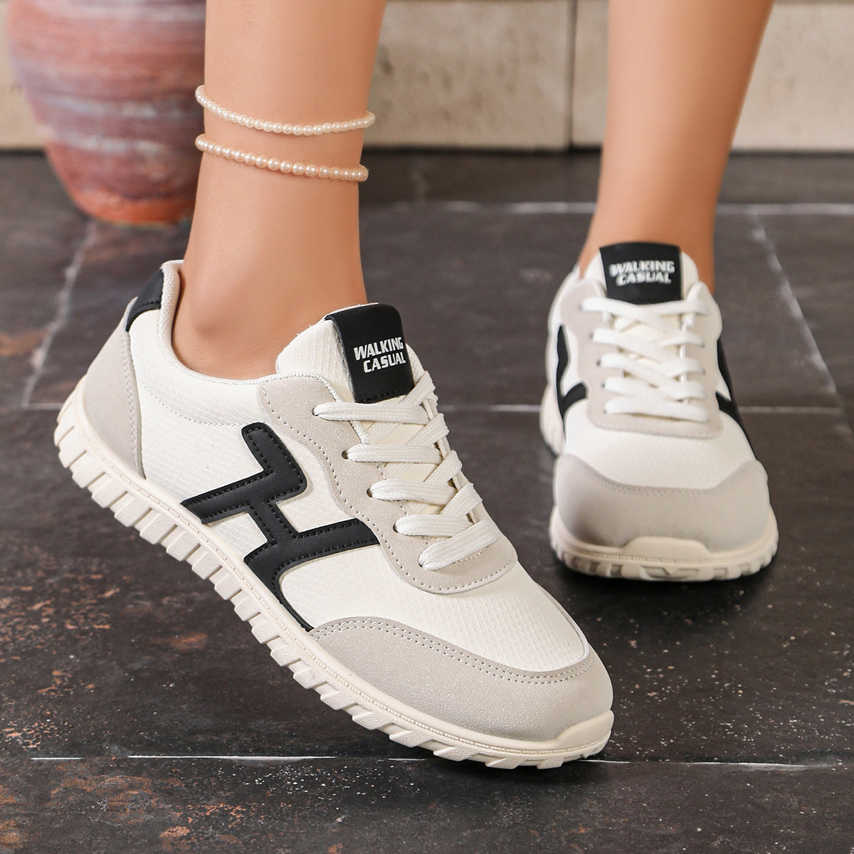 sneakers in navy blue with color-block and round toe