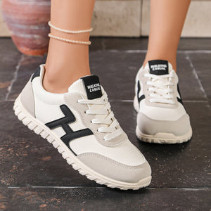 sneakers in navy blue with color-block and round toe